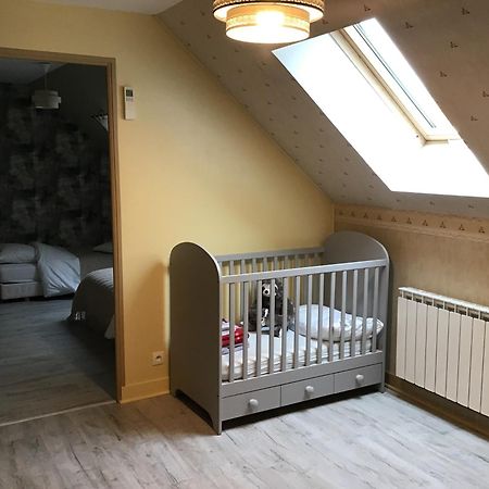 Des Roux Et Des Pious Suite De 35 A 60 M2 Et 3 Chambres Pour Groupe De 2 A 6 Personnes Civray-de-Touraine Eksteriør bilde