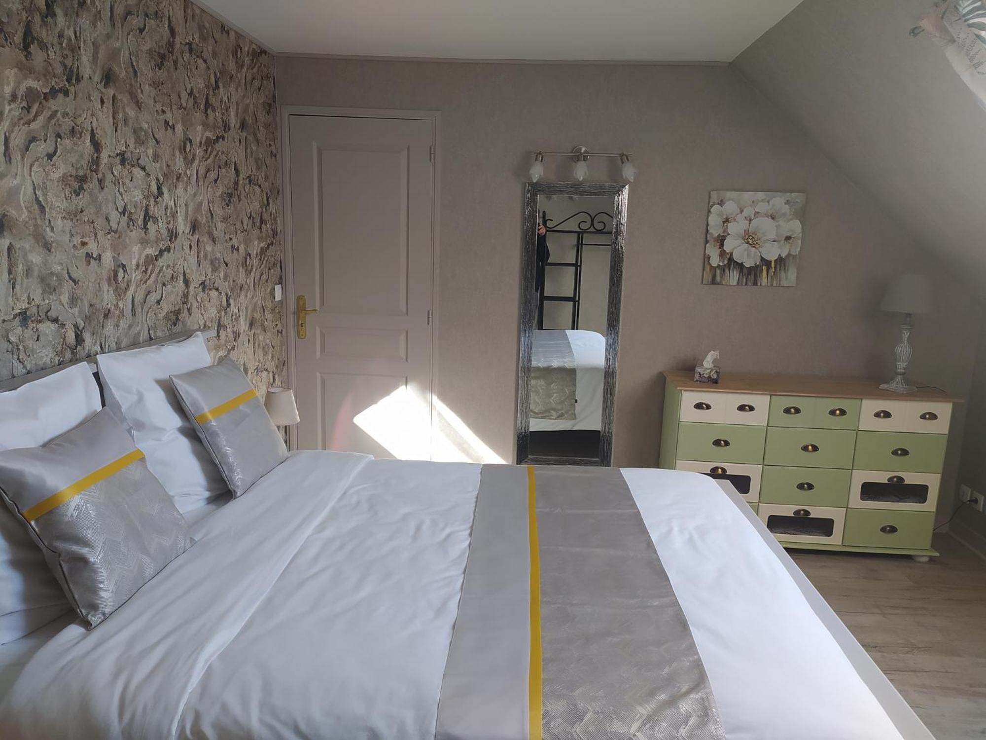 Des Roux Et Des Pious Suite De 35 A 60 M2 Et 3 Chambres Pour Groupe De 2 A 6 Personnes Civray-de-Touraine Eksteriør bilde