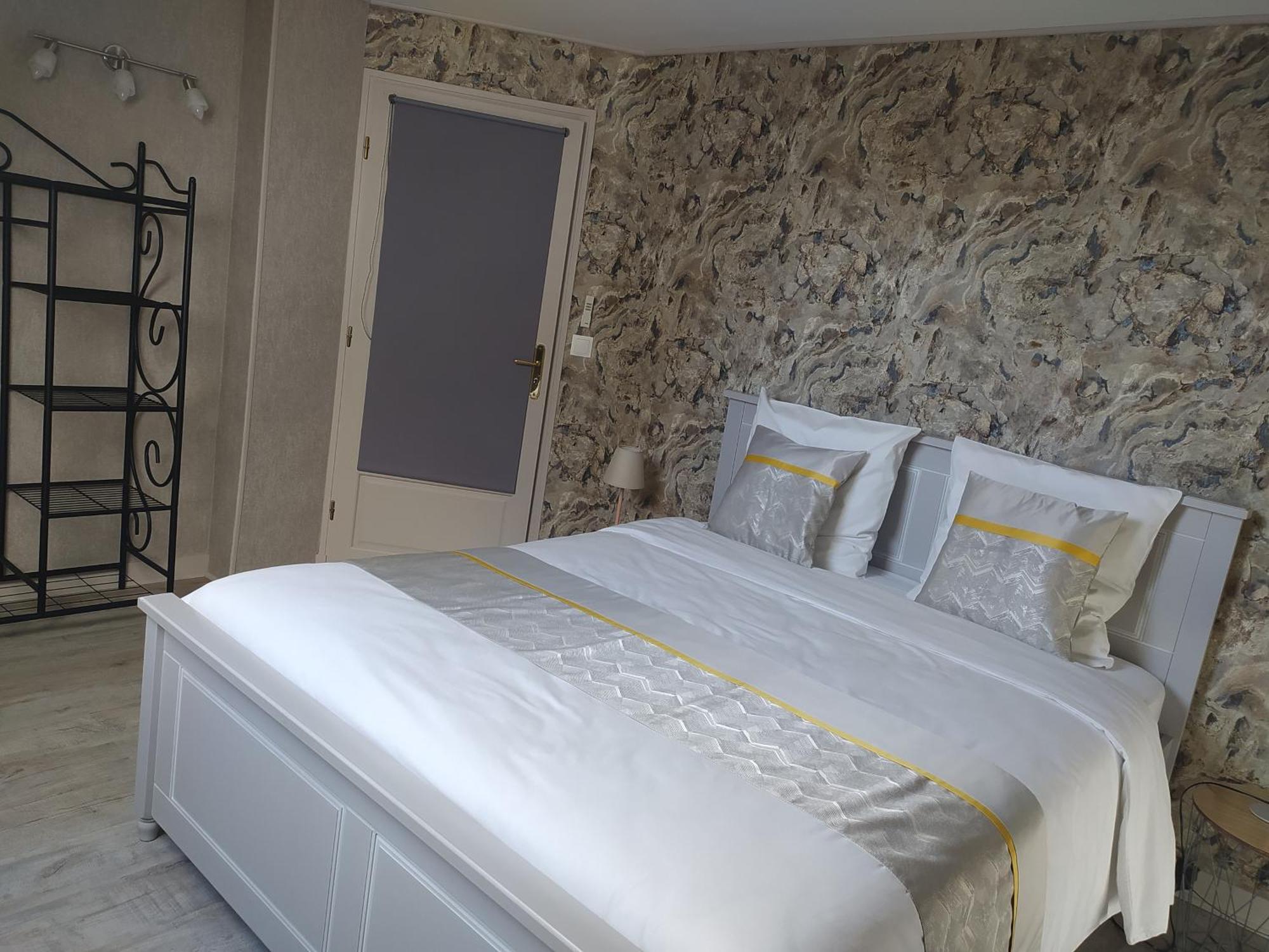 Des Roux Et Des Pious Suite De 35 A 60 M2 Et 3 Chambres Pour Groupe De 2 A 6 Personnes Civray-de-Touraine Eksteriør bilde