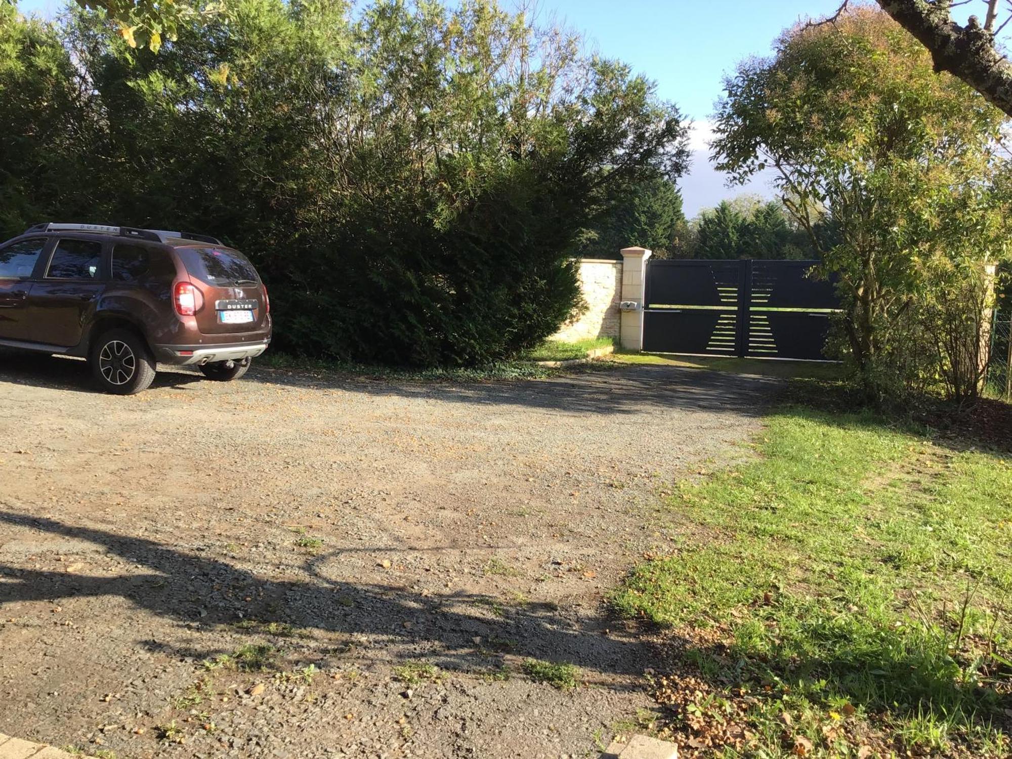 Des Roux Et Des Pious Suite De 35 A 60 M2 Et 3 Chambres Pour Groupe De 2 A 6 Personnes Civray-de-Touraine Eksteriør bilde